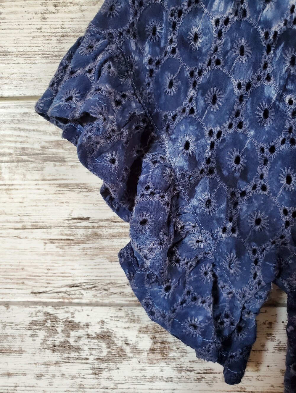 Knox Rose Tie Dye Eyelet Top Flutter Sleeve Blouse Boho Vacation - Picture 7 of 11